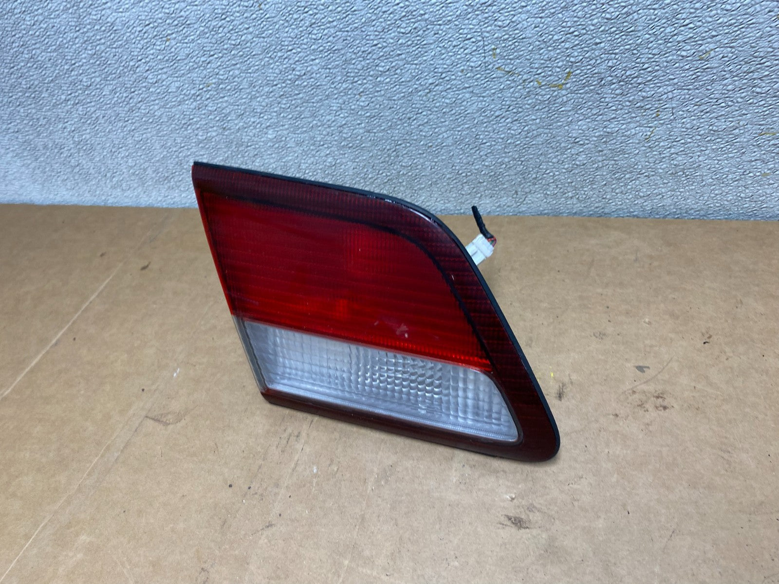 1997 1998 1999 Nissan Maxima Left Driver LH Inner Tail Light Oem X2769 DW1