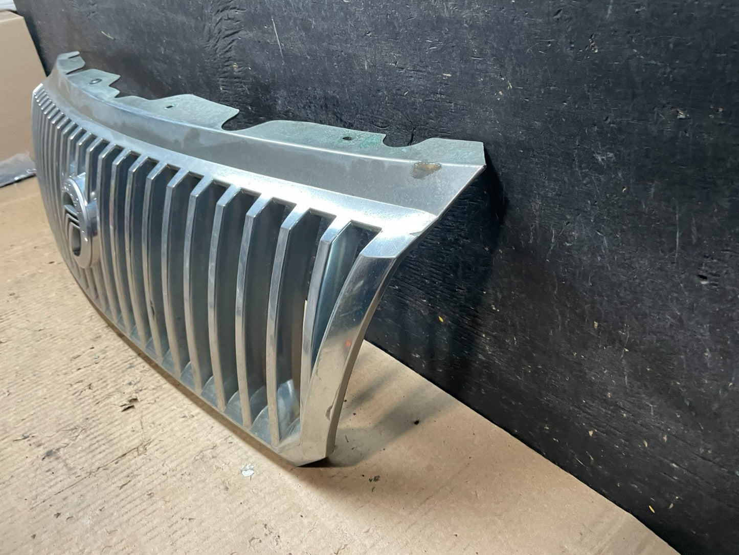 2002 to 2005 Mercury Mountaineer Front Upper Grill Grille Aftermarket U6090 DG1