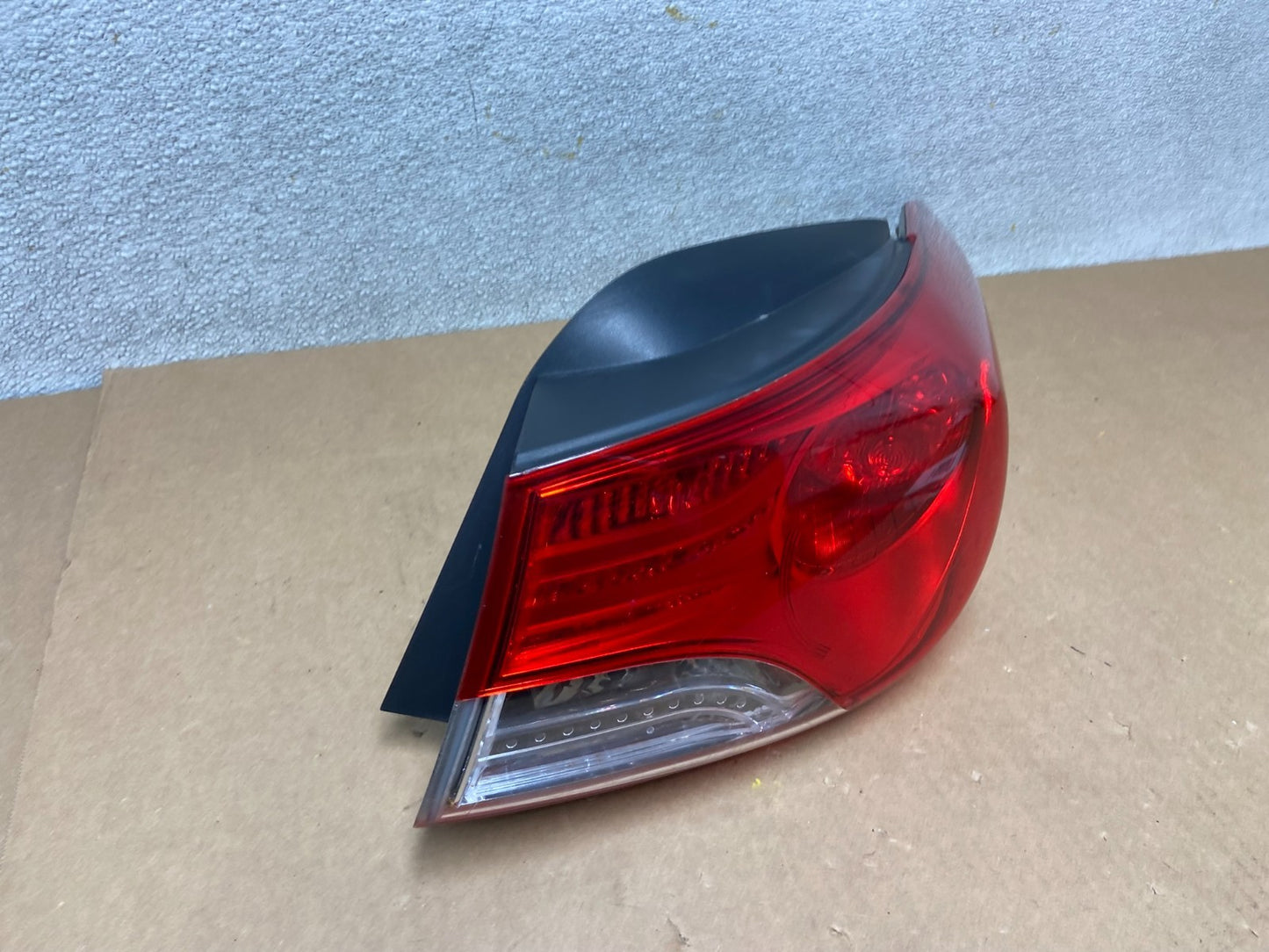 2011 2012 2013 Hyundai Elantra Sedan Right Passenger Tail Light OEM Z6661 DW2