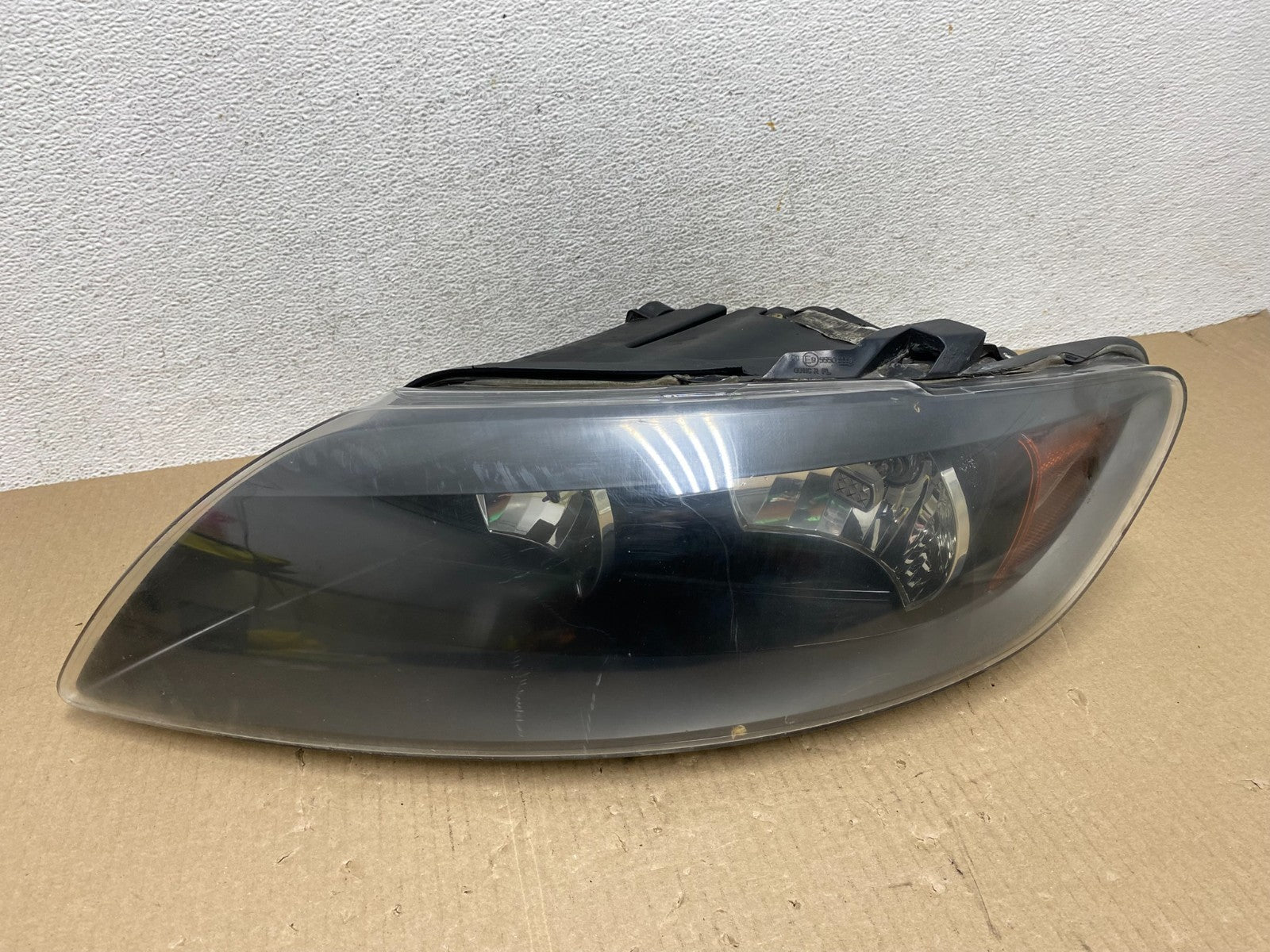 2007- 2009 Audi Q7 Left Driver LH Side Black Halogen Headlight AE7012 DW0