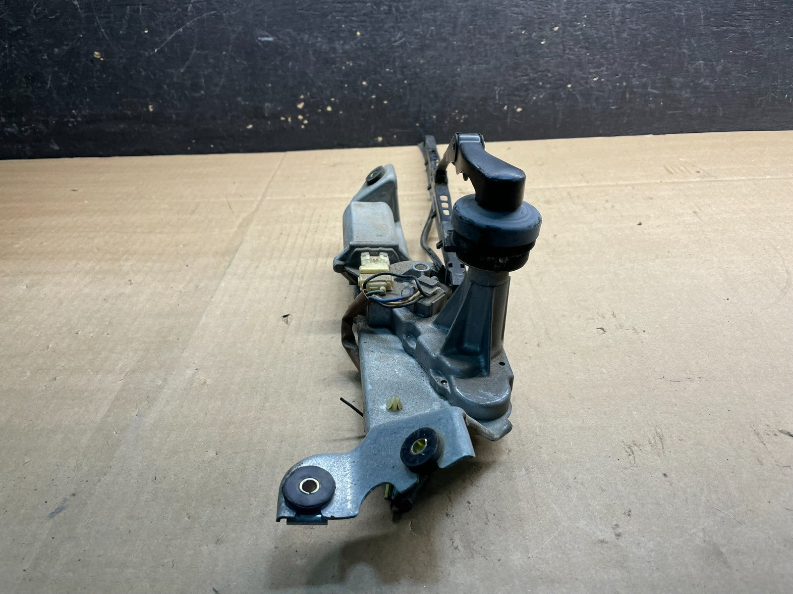 2000 to 2004 Subaru Outback Rear Windshield Washer Wiper Motor w6700 DG1
