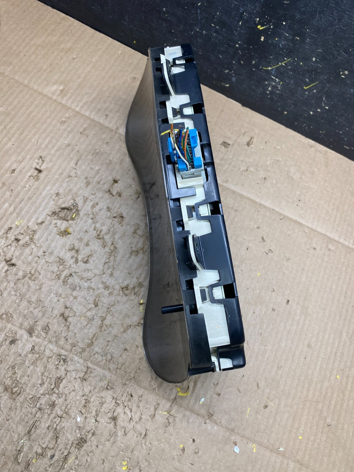 2009 Saab 9-7X  Gauge Speedometer Cluster OEM V1683 DG3