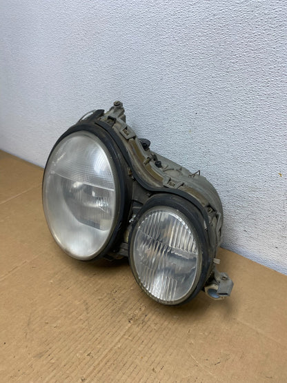 1996-1999 Mercedes E E320 E430 Right Passenger Xenon HID Headlight AD0796 DW1