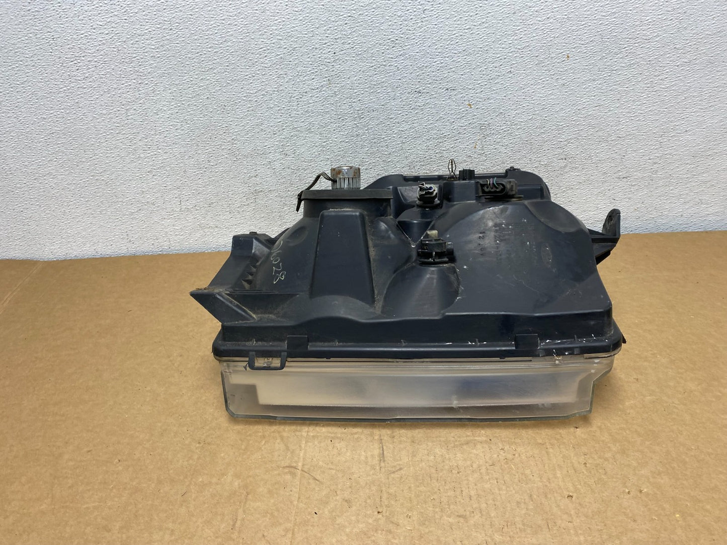 2008-2014 Ford Econoline E150 E250 E350 Left Driver LH Headlight AD6028 DW6