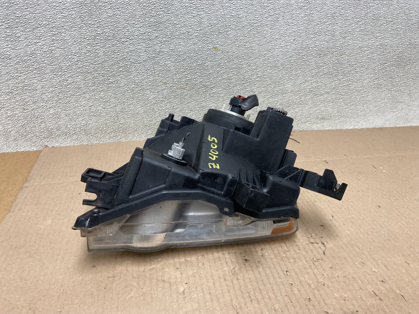 2005-2015 Nissan Xterra Right Passenger RH Headlight OEM Z4005 DW7