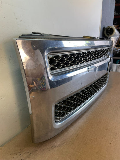 2007 to 2013 Chevrolet Silverado 1500 Front Chrome Grille Grill AF8815 DG2