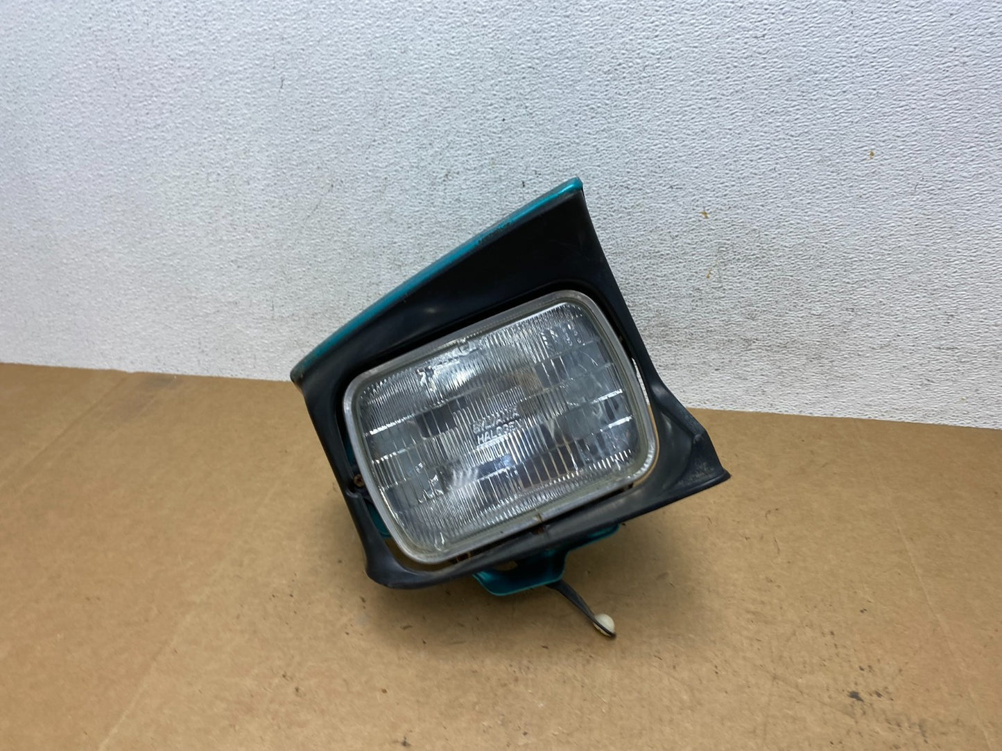 1989 to 1992 Ford Probe Right Passenger RH Side Halogen Headlight AE3056 DG0
