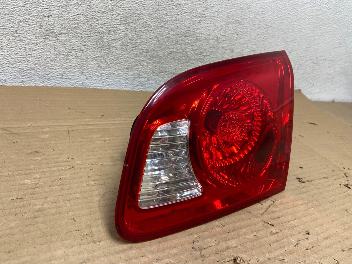 2007 2008 2009 Hyundai Santa Fe Right Passenger Tail Light Inner AG9029 LK1