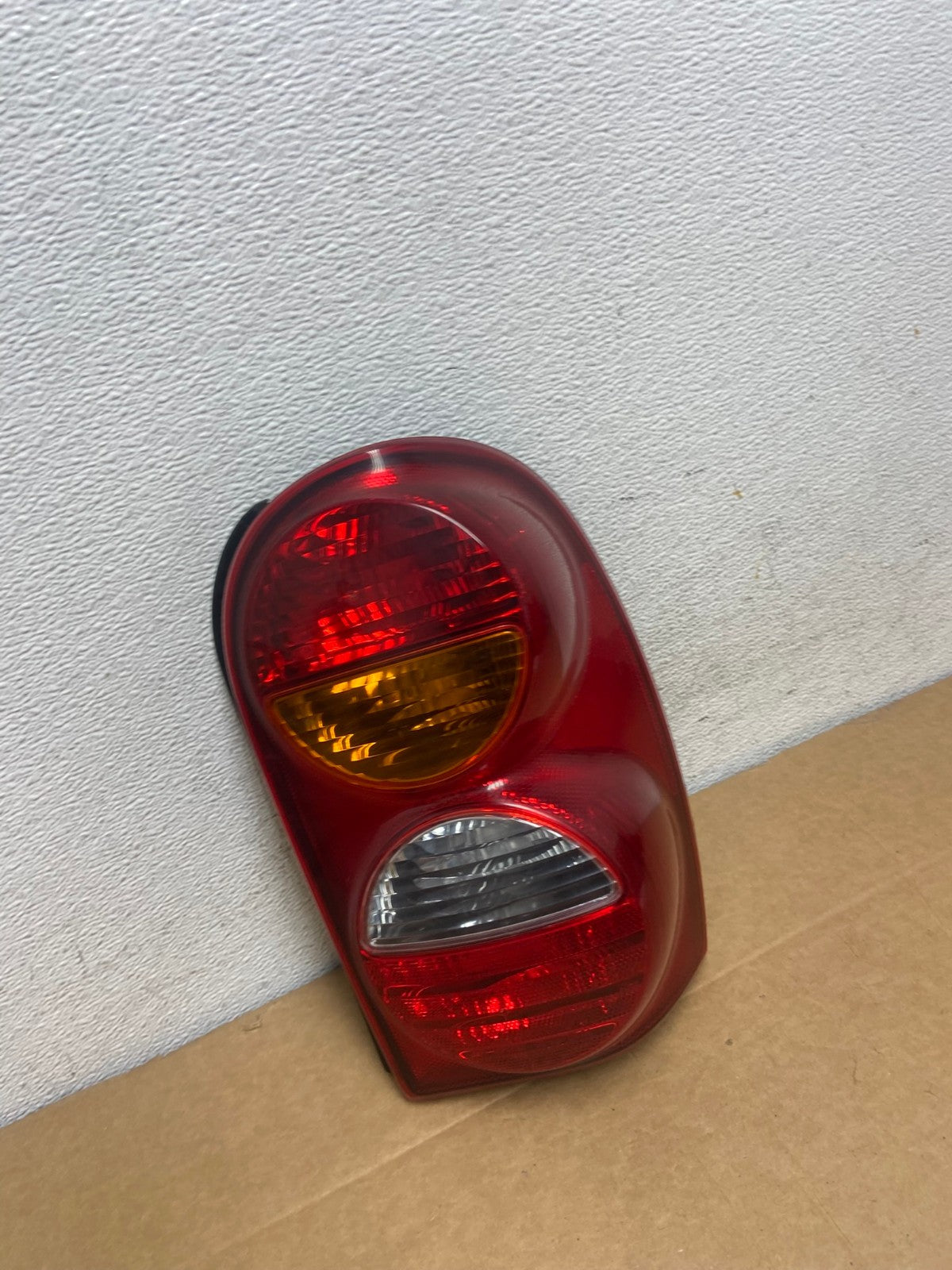 2002 2003 2004 Jeep Liberty Right Passenger Rh Side Tail Light AD5297 LK2