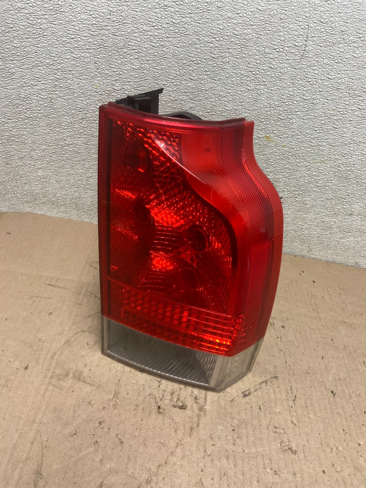 2005 to 2007 Volvo Xc70 V70 Right RH Side Tail Light Oem AA0969 DW0