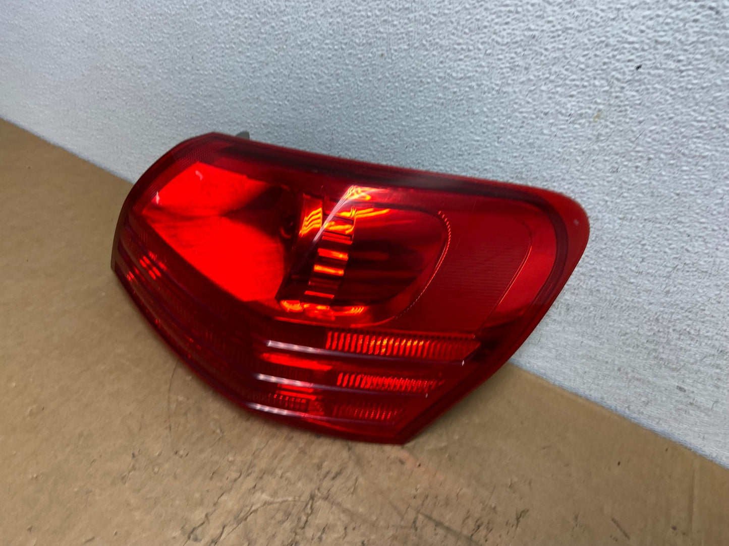 2008 to 2015 Nissan Rogue Right Passenger Rh Side Tail Light AD0460 LK1