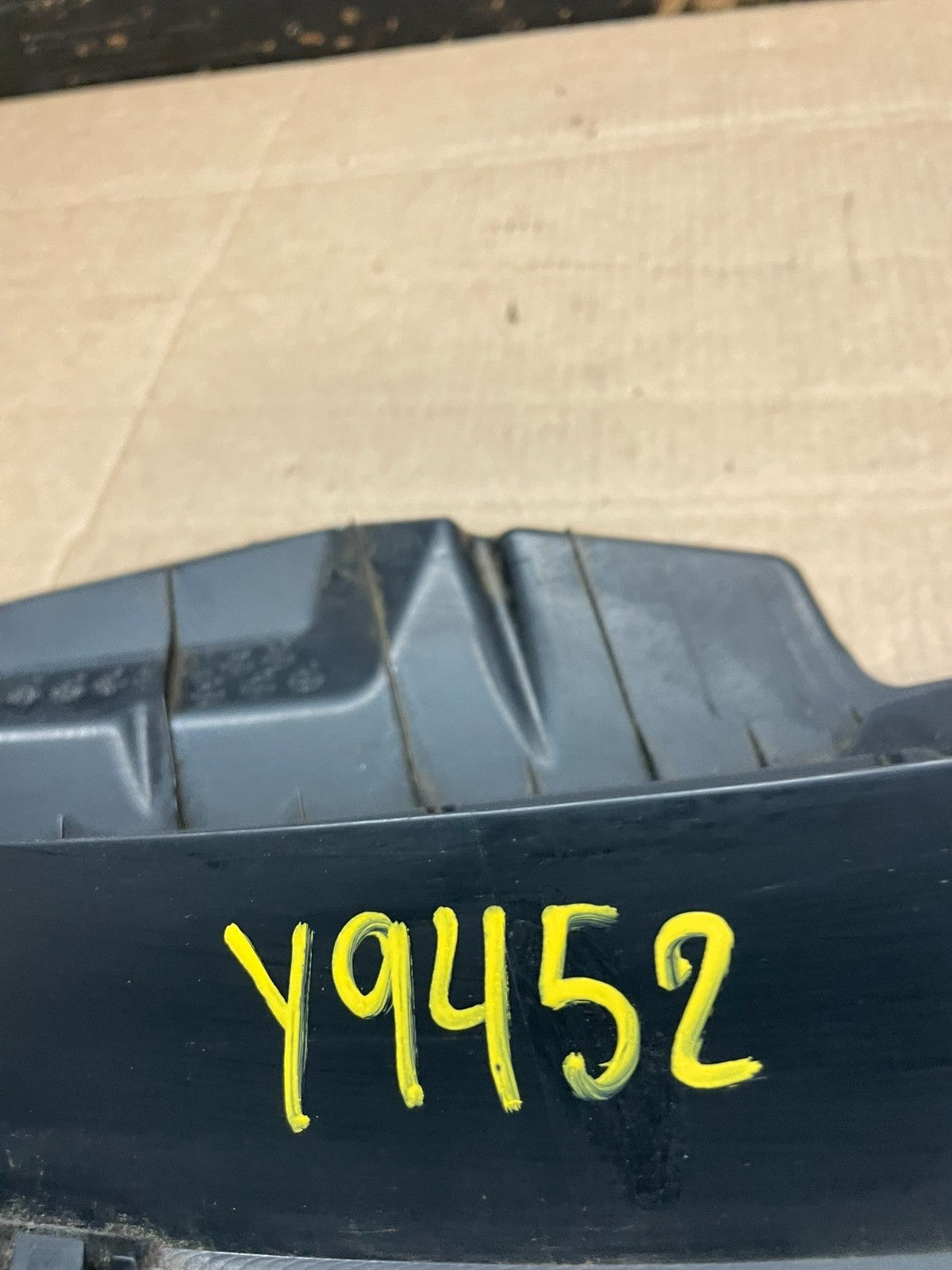 2008 to 2010 Mazda 5 Upper Front Grille Grill OEM Y9452 DG8