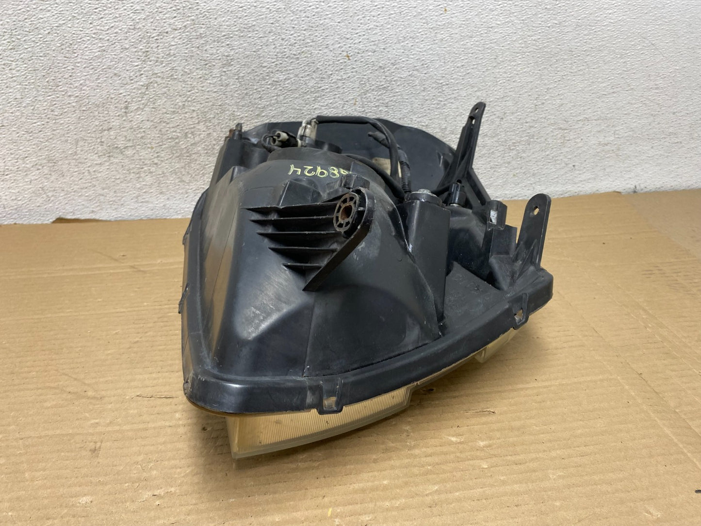 2005 to 2009 Chevrolet Equinox Left Driver LH Halogen Headlight AG8924 DW8