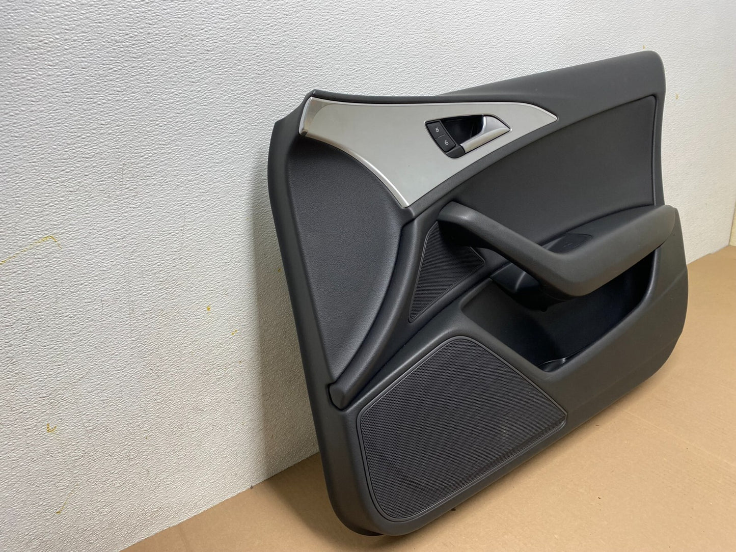 2012 to 2017 Audi A6  Front Right Passenger RH Interior Door Panel OEM E9104 DG12