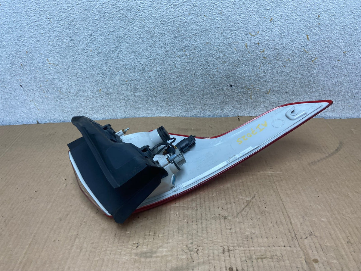 2013 to 2016 Ford Escape Right Passenger RH Side Tail Light AI7025 LK4