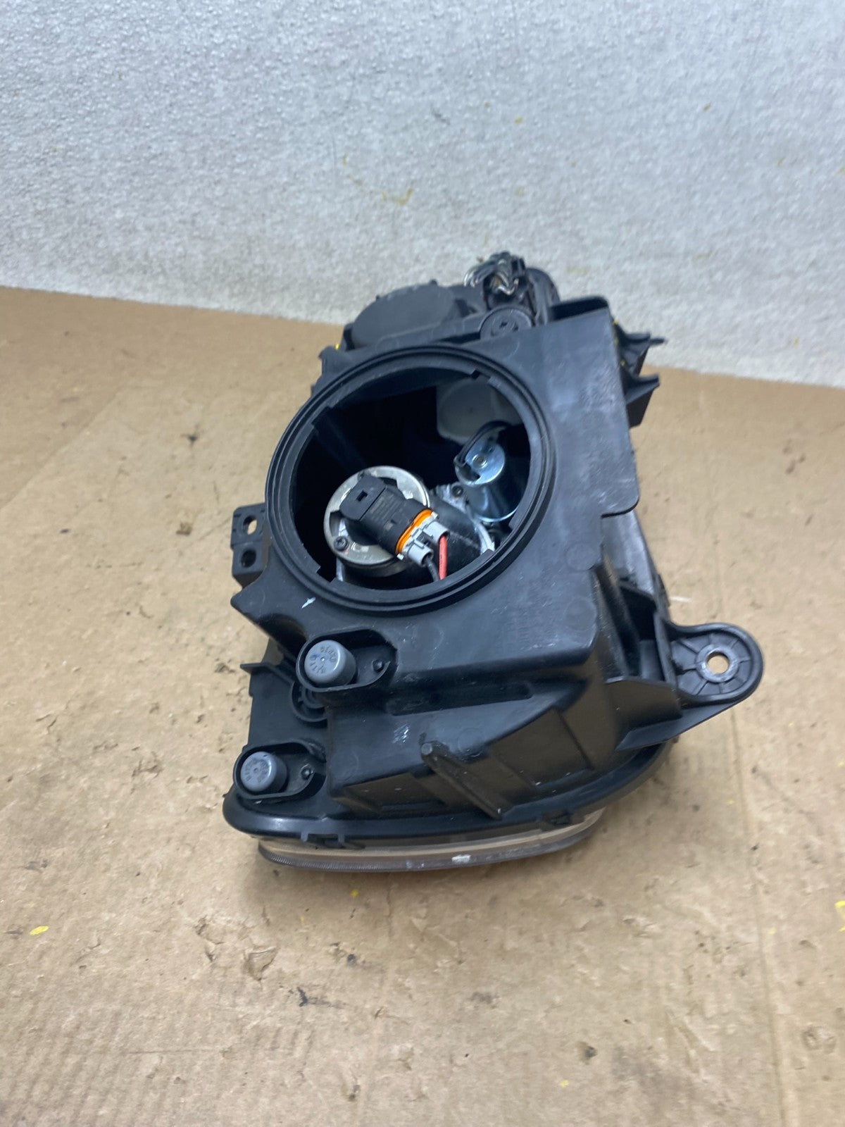 2011 to 2014 Chrysler 300 Left Driver LH Halogen Headlight W9067 DW12