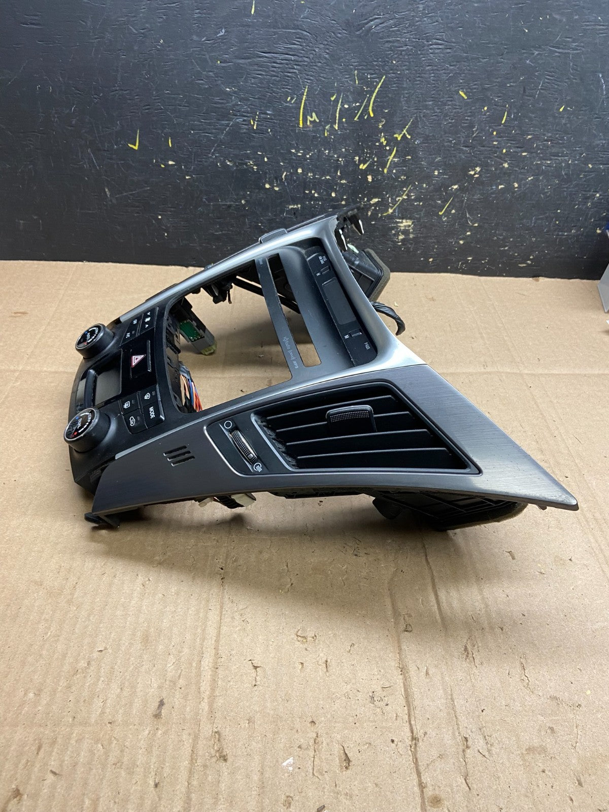 2011 - 2014 Hyundai Sonata Center Radio Climate Control Air Vent Bezel AA4789 DG2
