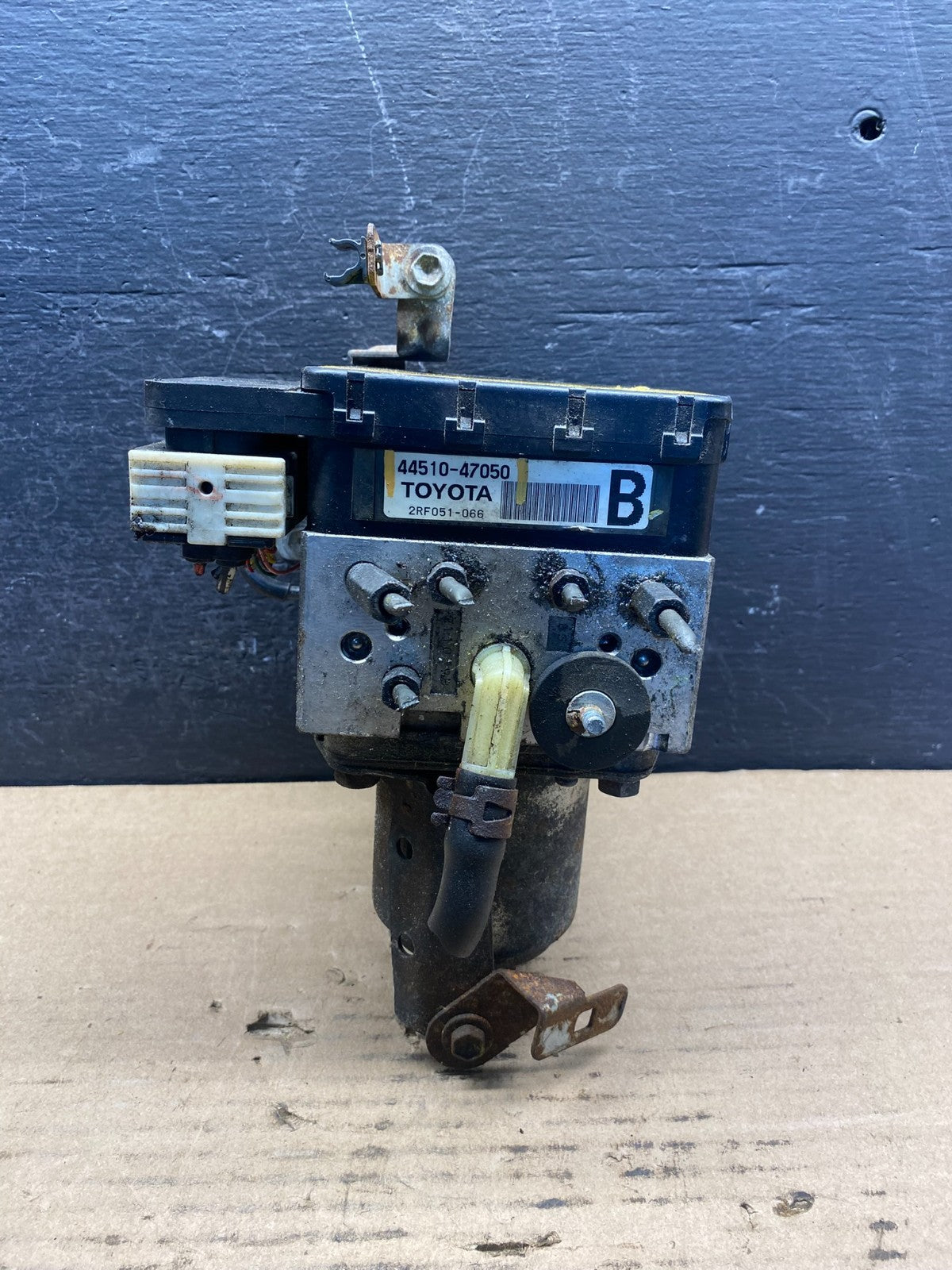 2004 - 2009 Toyota Prius ABS Brake Pump Anti Lock Module AE2115 DW1