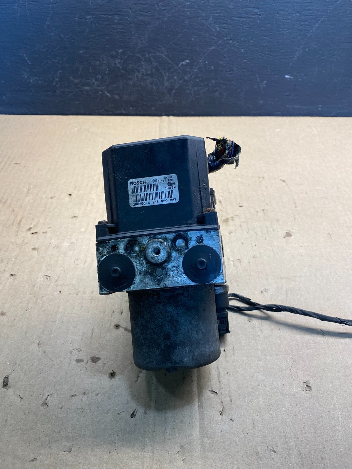 2002 to 2005 BMW X5 ABS Anti-Lock Brake Pump Module OEM AC0988 DG5