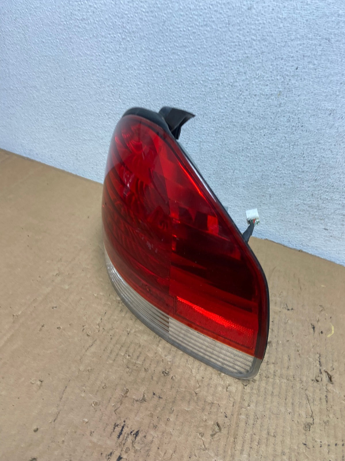 2005 to 2006 Hyundai Santa Fe Right Passenger Rh Side Tail Light AD1161 LK1