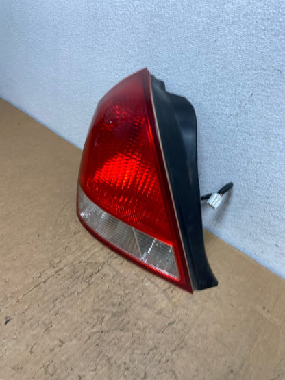 2001-2003 Sedan Hyundai Elantra Left Driver Lh Side Tail Light AD0577 LK1