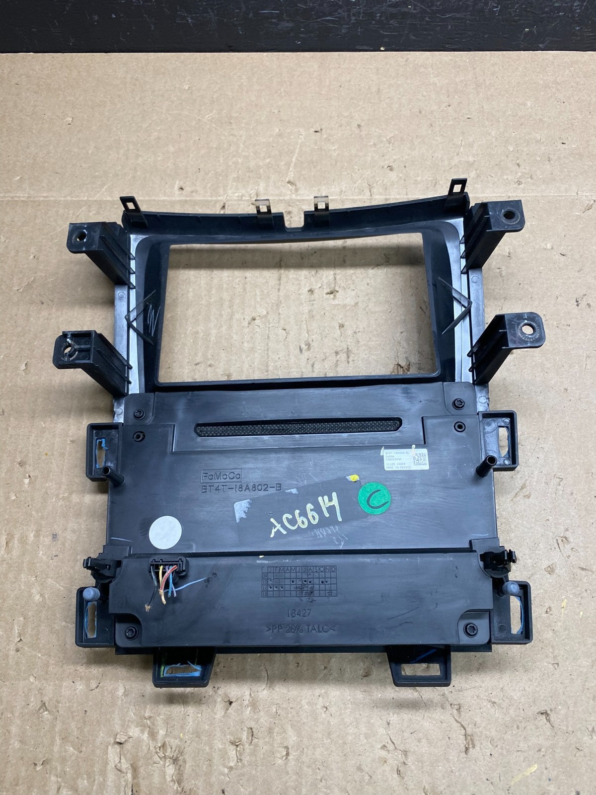 2011-2014 Ford Edge Heater Climate Control Radio CD Control Dash Bezel AC6614 DG4