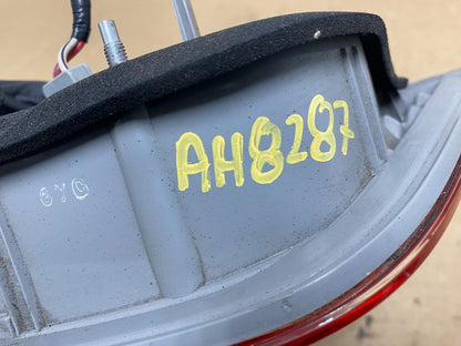 2007-2009 Toyota Camry Hybrid Right Passenger Side Inner Tail Light AH82876