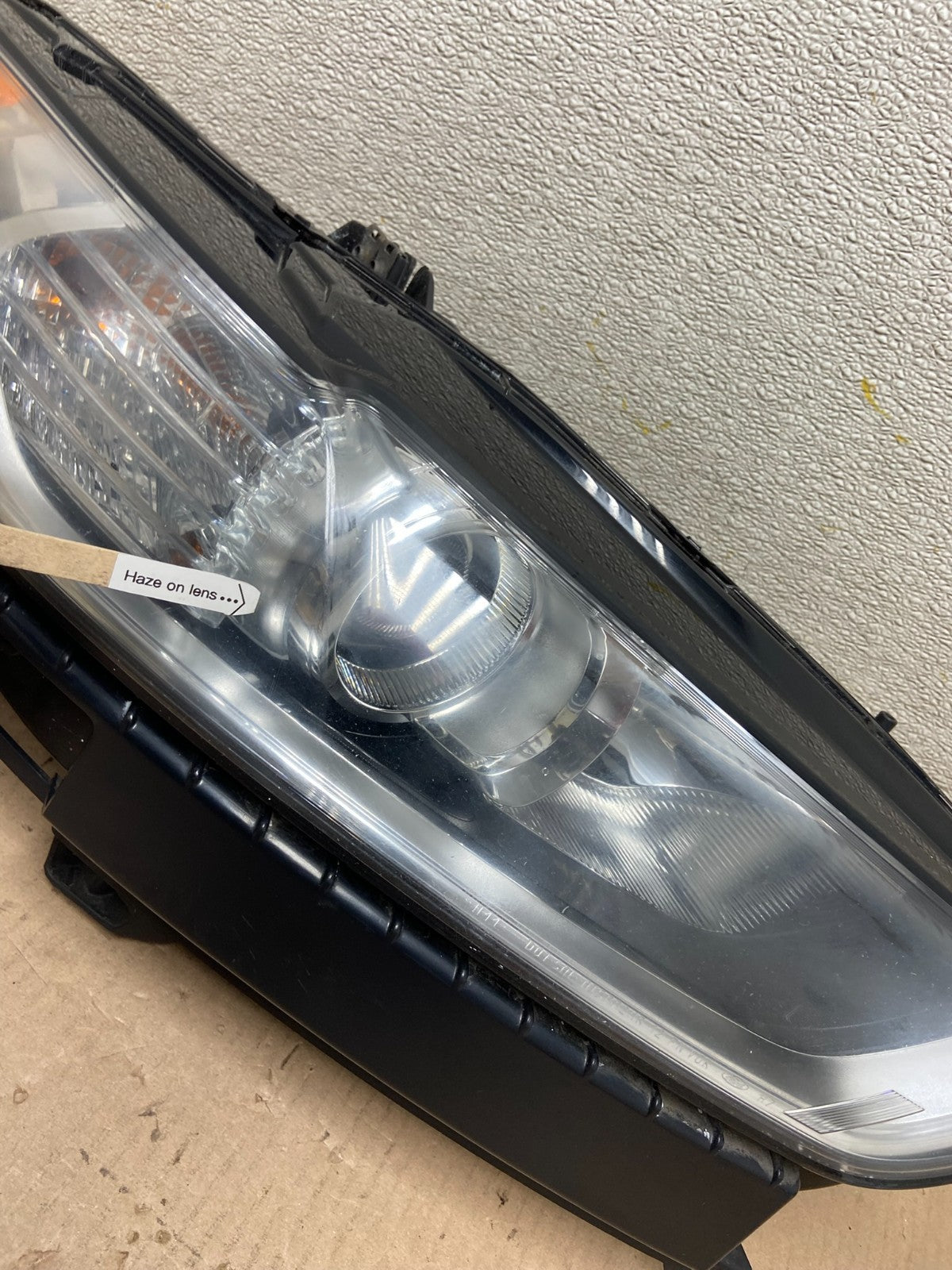 2013 to 2016 Ford Fusion Right Passenger Rh Side Headlight Z3904 DW4