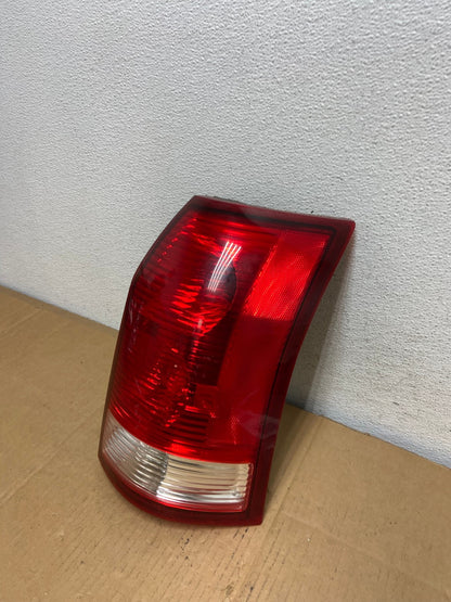 2004 to 2007 Saturn Vue Right Passenger Rh Side Tail Light AD0769 LK1