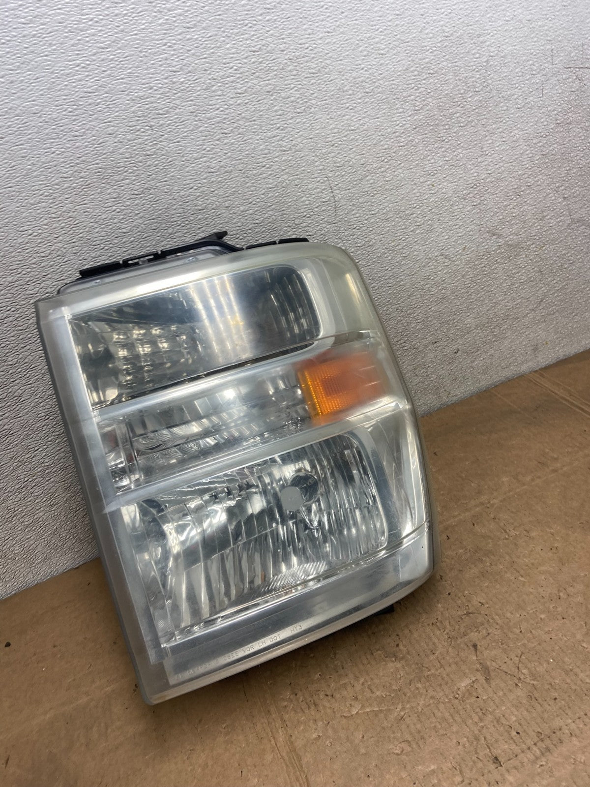 2008-2014 Ford Econoline E150 E250 E350 Left Driver LH Headlight OEM Y5735 DW2