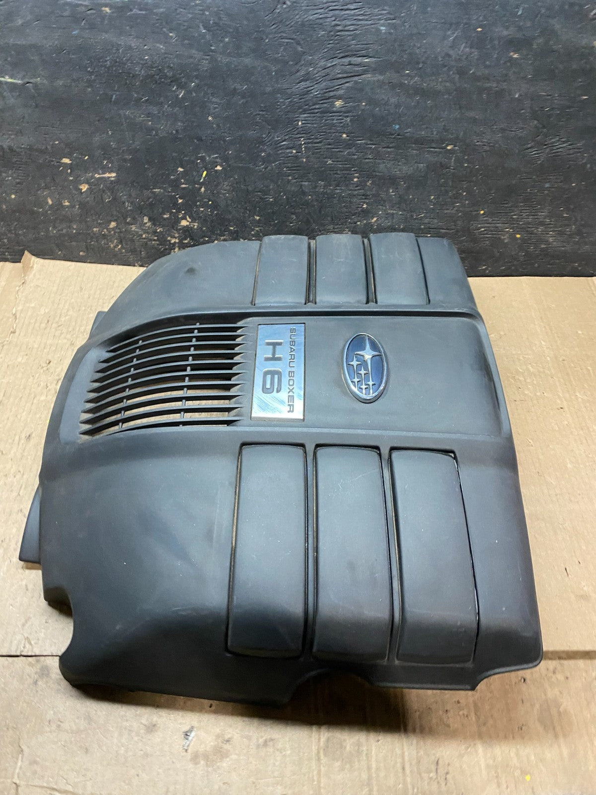 2007 to 2014 Subaru Tribeca 3.0L Factory Engine Cover 14025AA24A U0326 DG3
