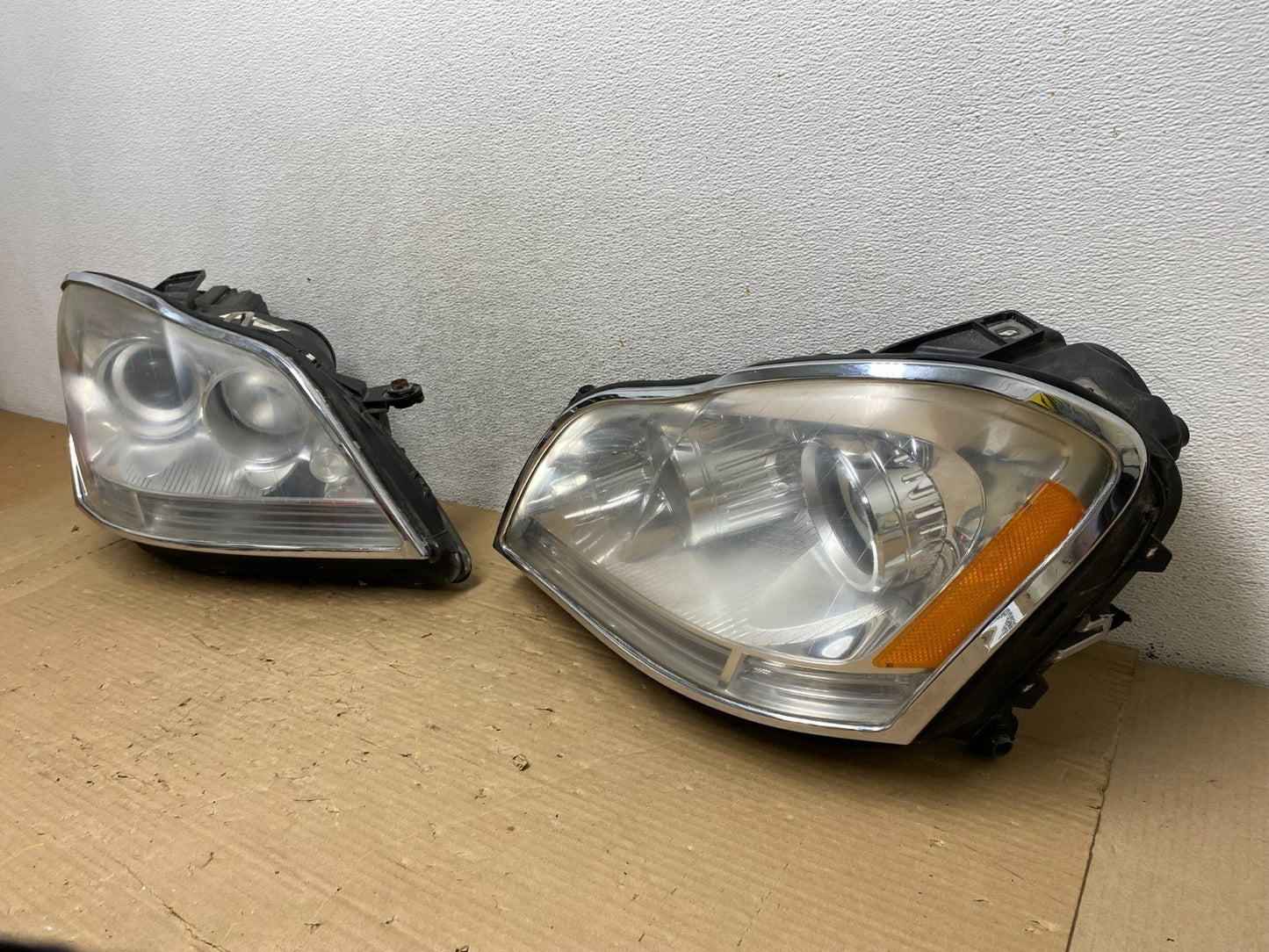 2007 to 2009 Mercedes GL-Class GL450 Headlights Left+Right AG8272 DW2