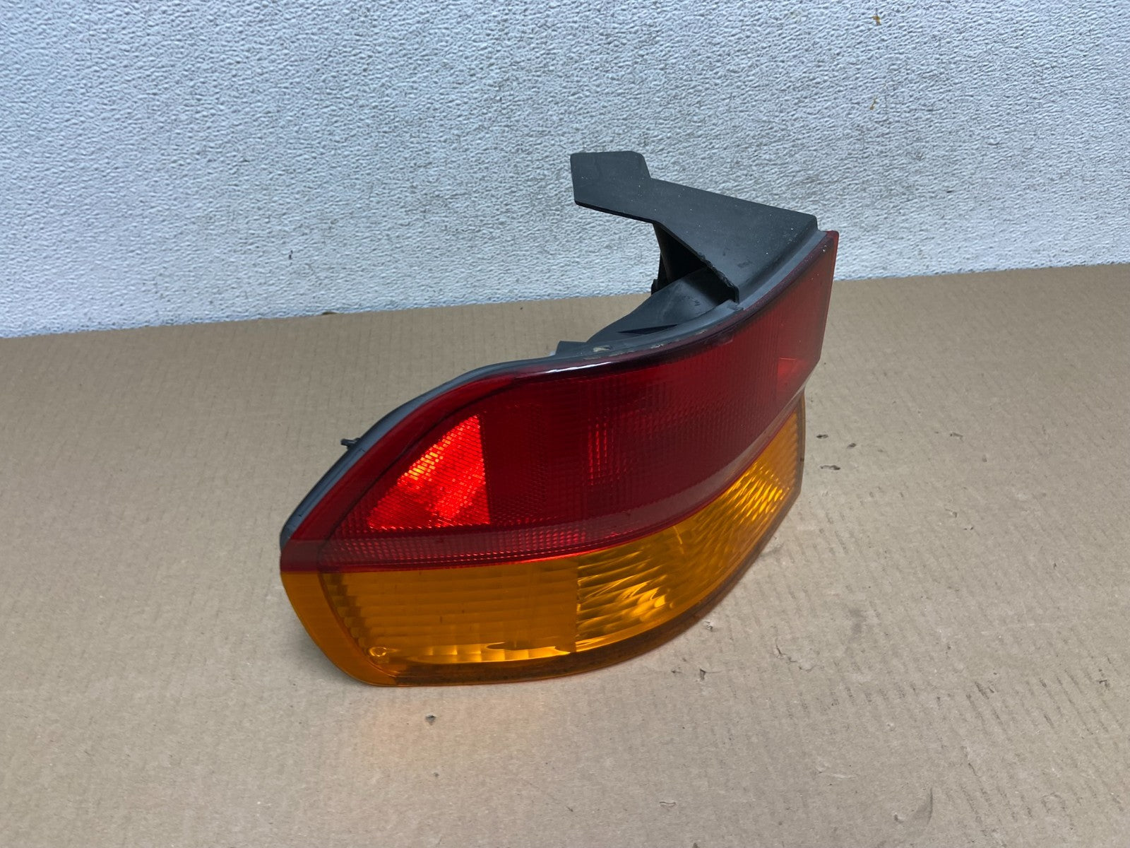 2002 2003 2004 Honda Odyssey Left Driver LH Side Tail Light AG5860 DW2