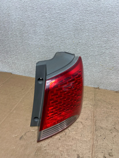 2010 2011 2012 Kia Sorento Right Passenger RH Side Tail Light Oem AA3994 DW2