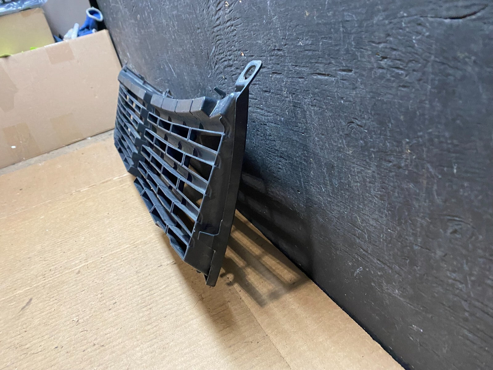 2010 to 2013 Suzuki Kizashi Front Upper Base Grille Grill G3195 DG14