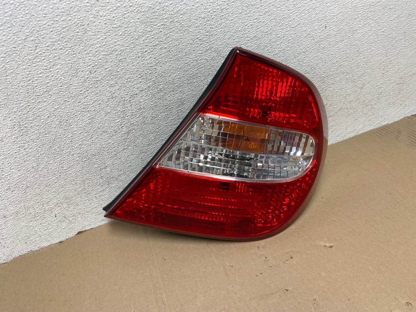 2002 2003 2004 Toyota Camry Tail Light Right Passenger Rh Side AG6823 LK2