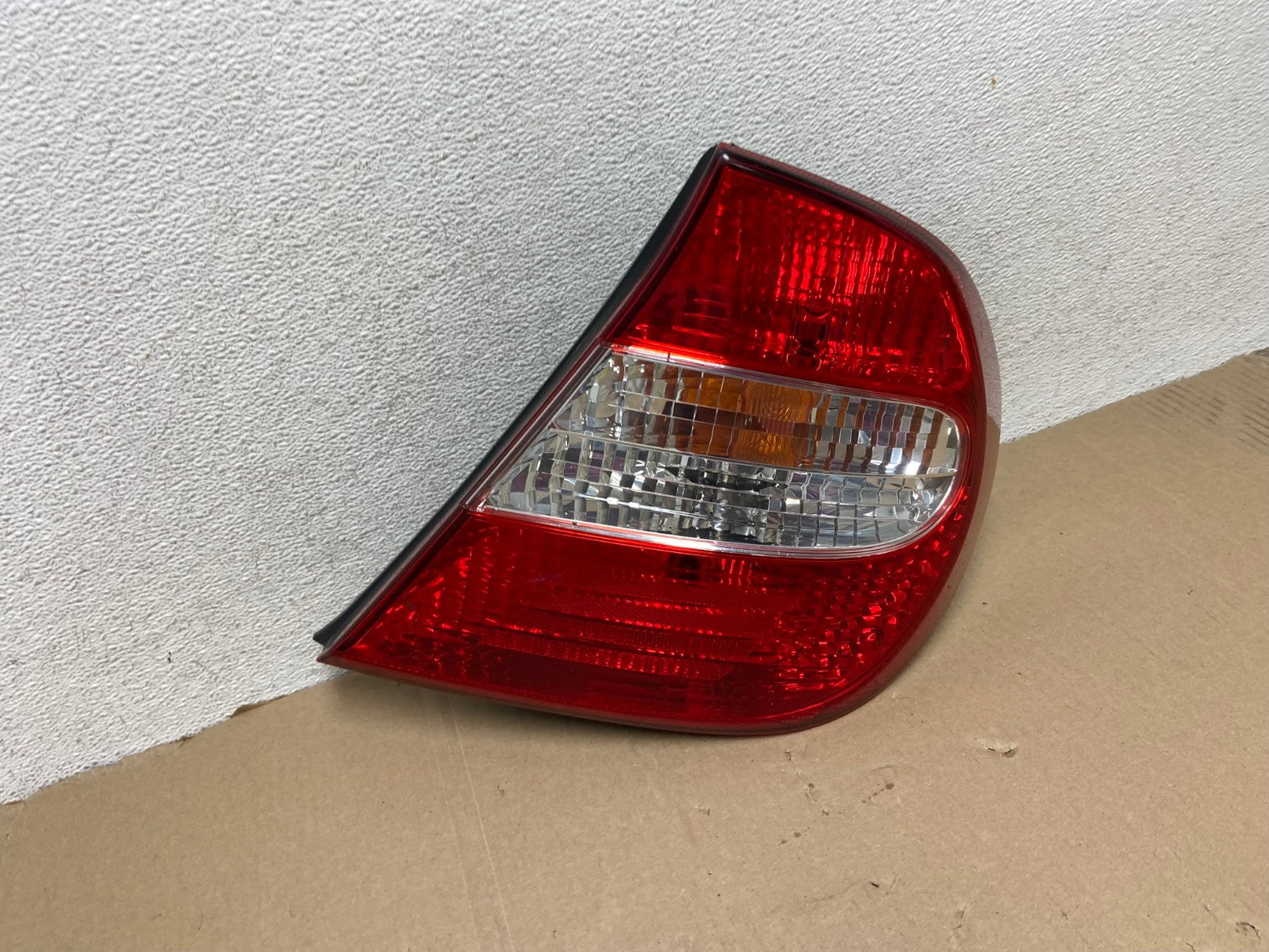 2002 2003 2004 Toyota Camry Tail Light Right Passenger Rh Side AG6823 LK2