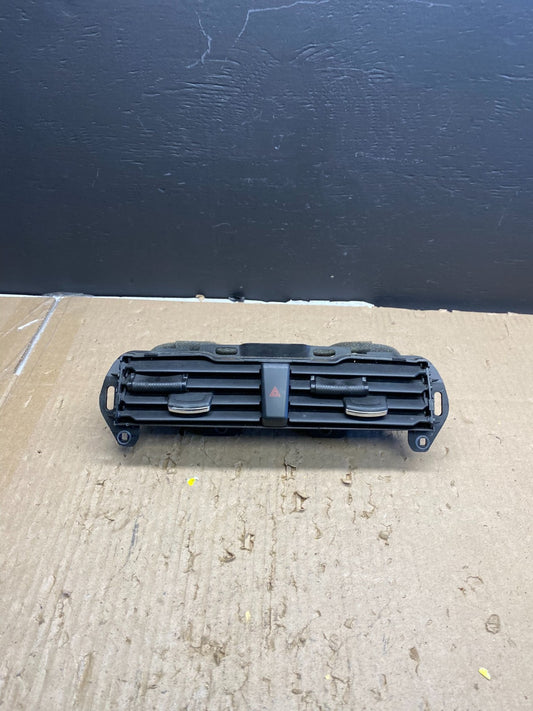 2013 to 2016 Ford Fusion Center Dash Air Vents DS73-19K617-A OEM ab5679 DG0