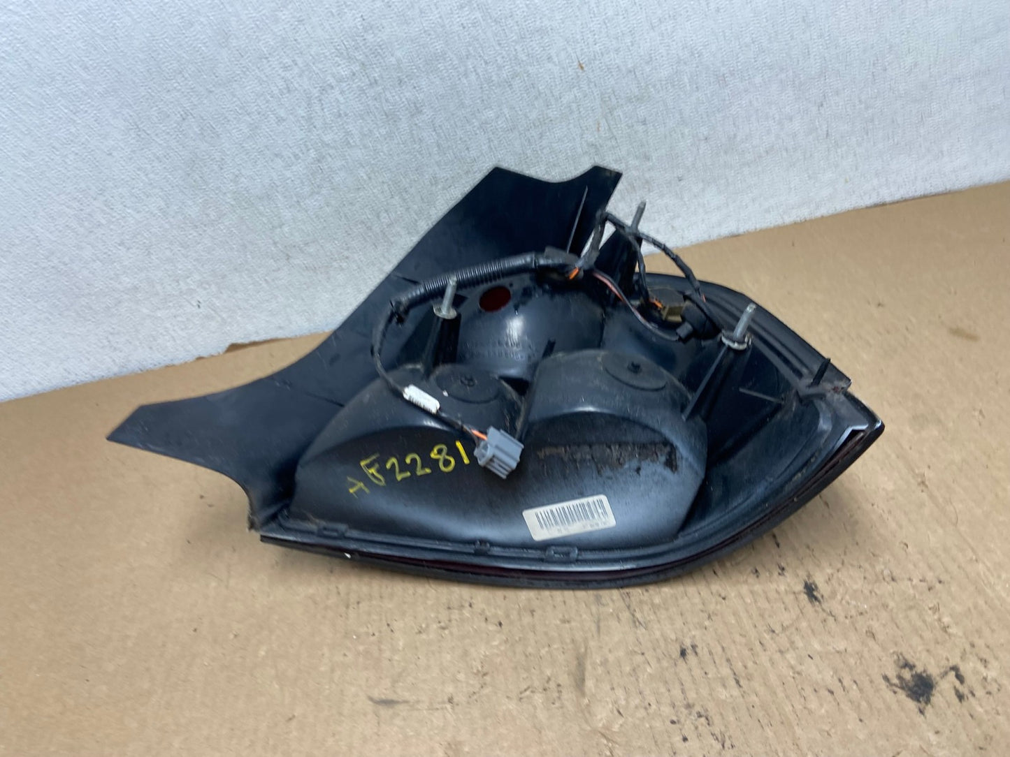2003 - 2011 Ford Crown Victoria Left Driver Lh Side Tail Light AG2281 LK7