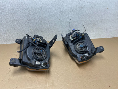 2011-2013 Jeep Grand Cherokee Left+Right Halogen Headlights T8174 DW13