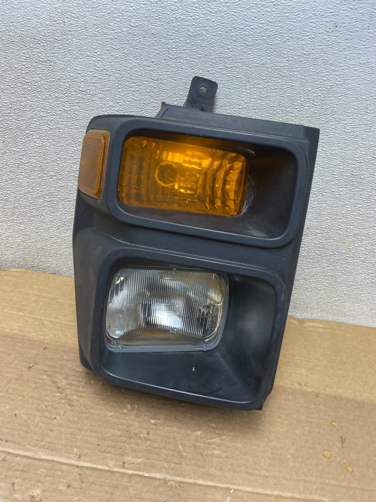 2008-2017 Ford E150 E250 E350 Van Right Side Headlight Bezel Trim OEM AB5094 DW0