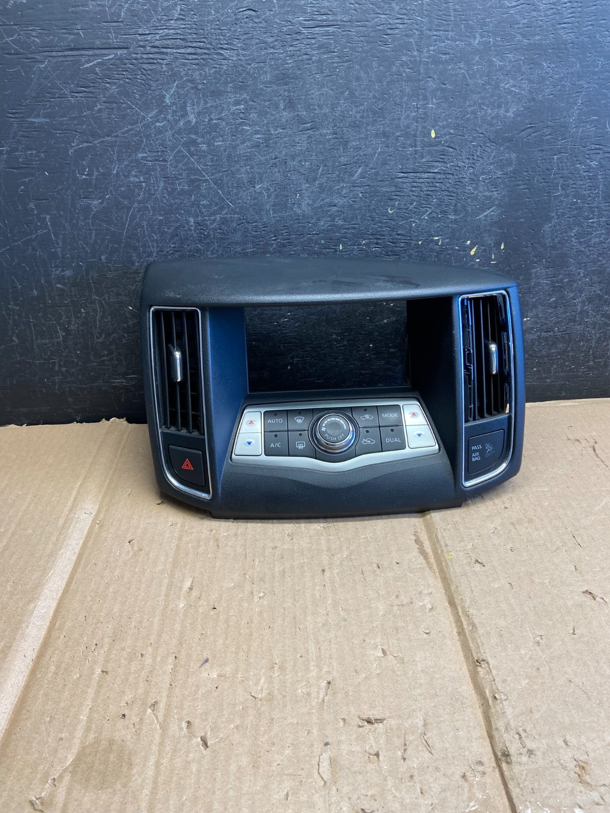 2009-2014 Nissan Maxima Center Console Climate Control Radio Bezel AI2665 DG0