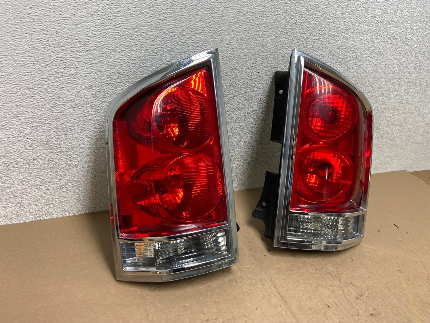 2005 to 2015 Nissan Armada Left+Right Side Tail Lights AE6786 DW2