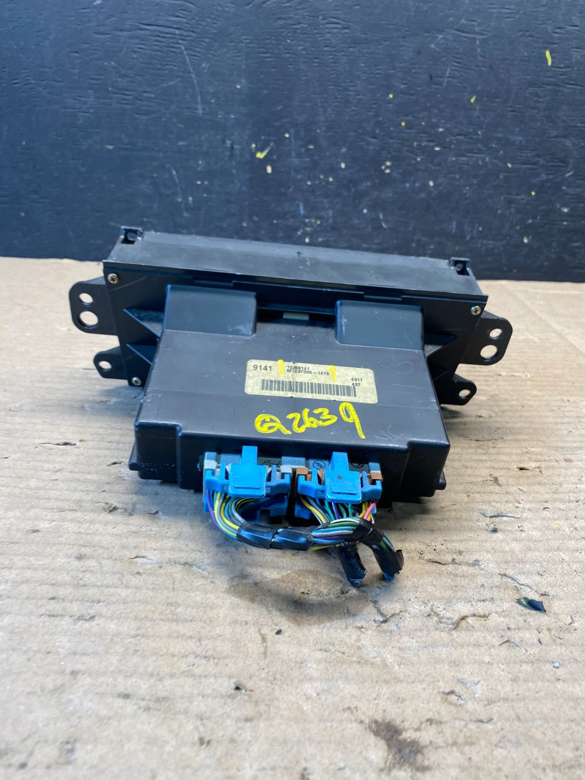 2005 to 2006 Cadillac STS AC Heater Climate Control Panel q2639 DG4