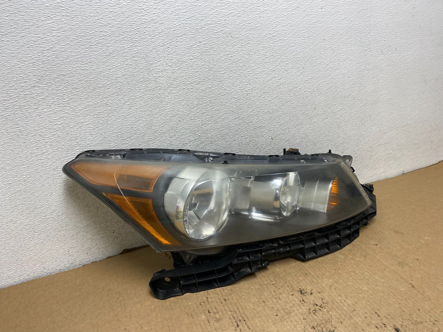 2008 to 2012 Honda Accord Sedan Right Passenger RH Headlight AG2341 DW2