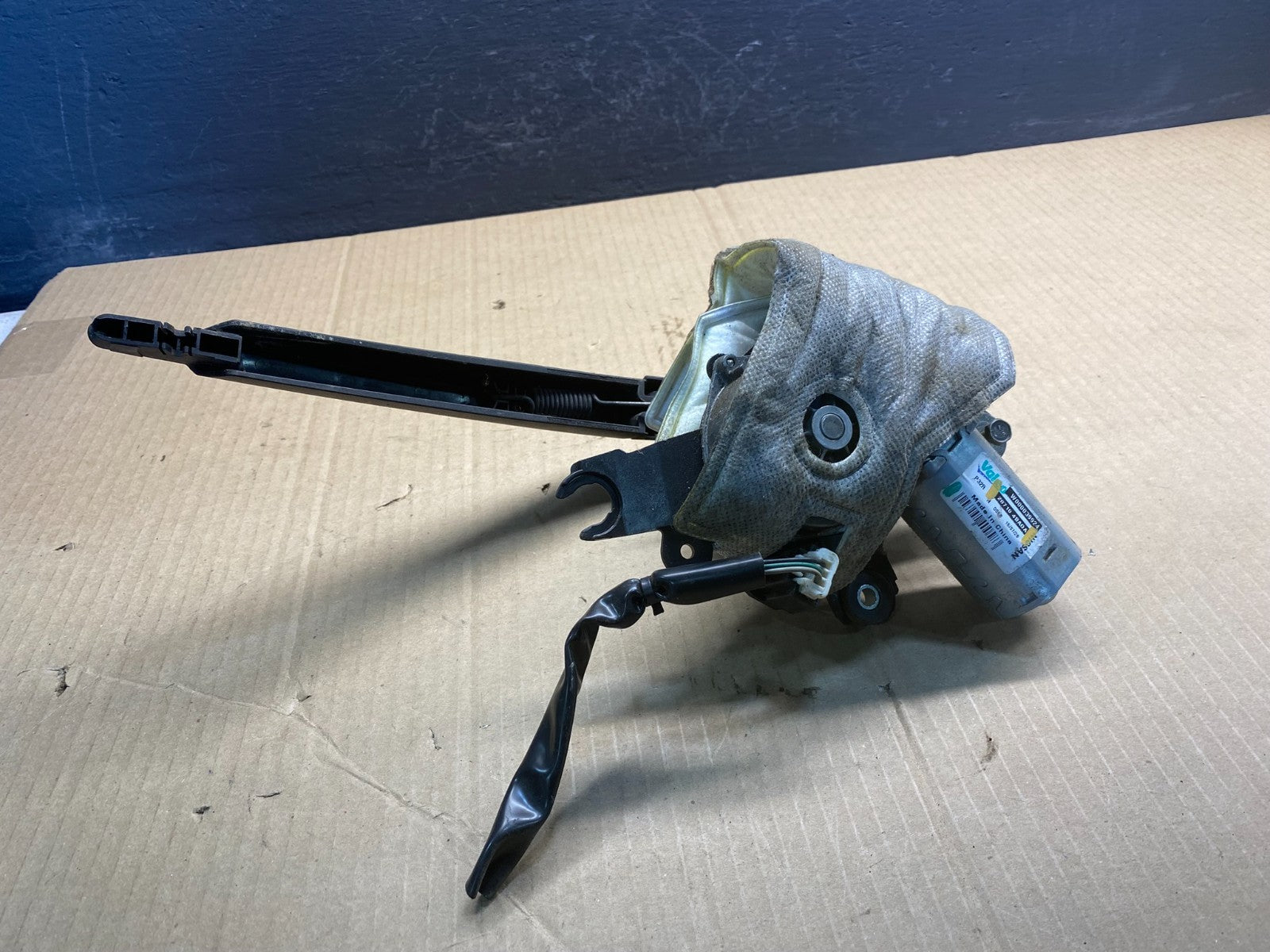 2017 to 2021 Nissan Rogue Rear Windshield Wiper Motor OEM AC0868  DG5