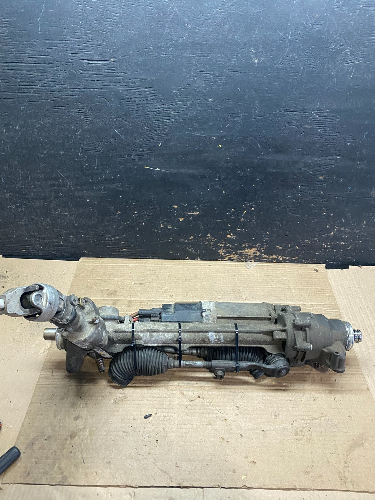 2013-2015 BMW 328XI Power Steering Rack Pinion 6864975 V3407 PS1