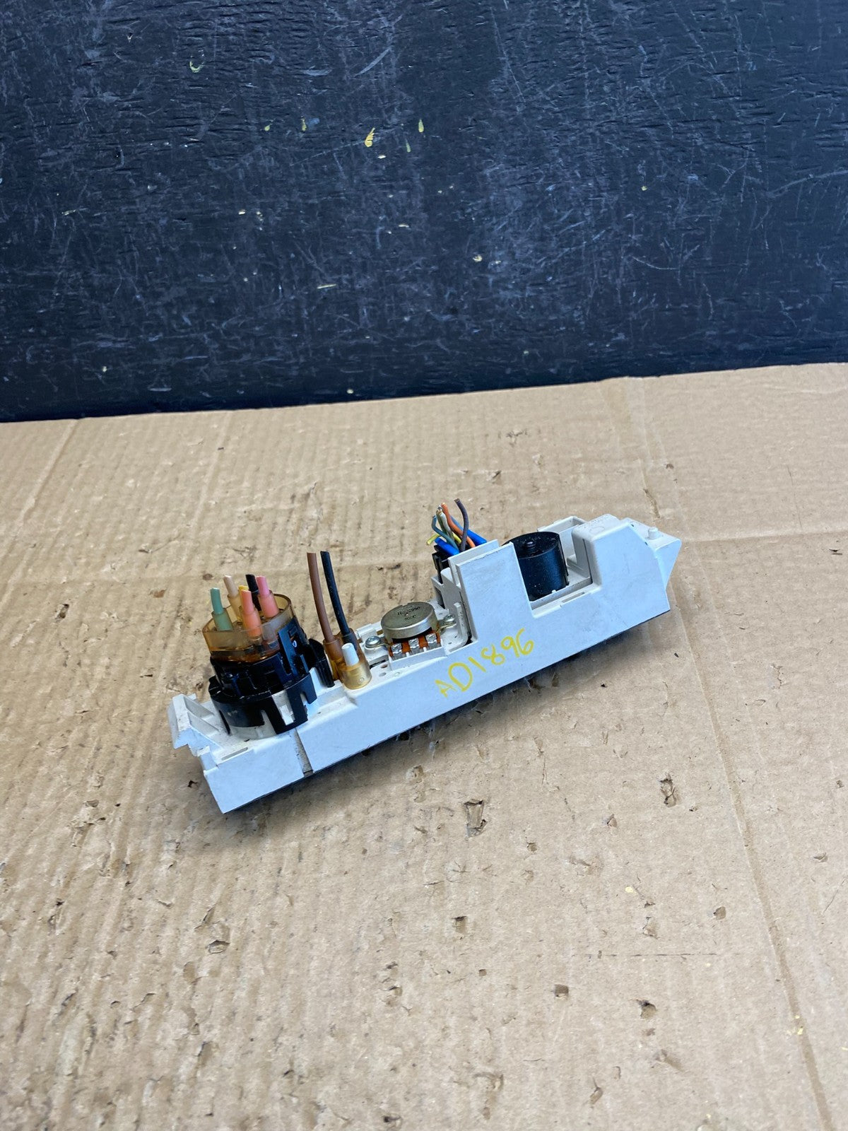 2001 - 2007 GMC Chevrolet Express 1500 Climate Control A/C AD1896 DG4