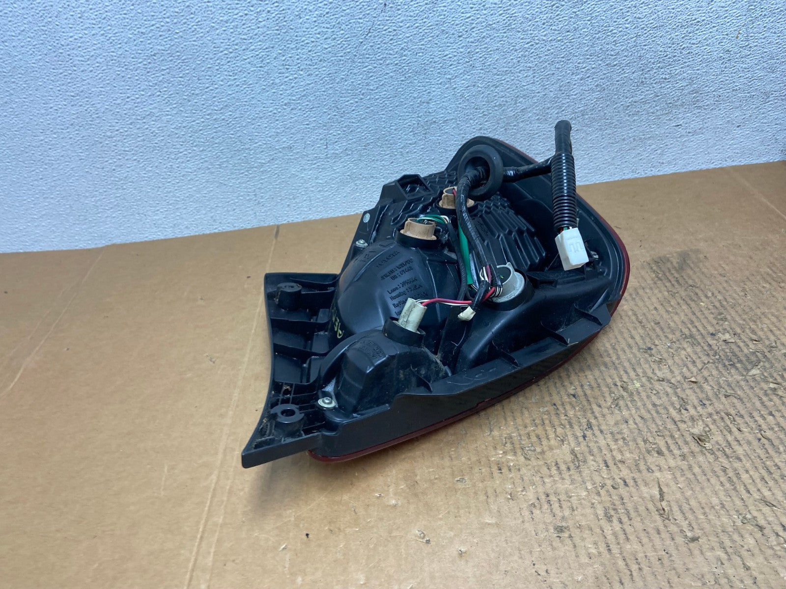 2001 - 2005 Lexus Gs300 Gs400 Gs430 Left Driver LH Side Tail Light AE1560 LK4