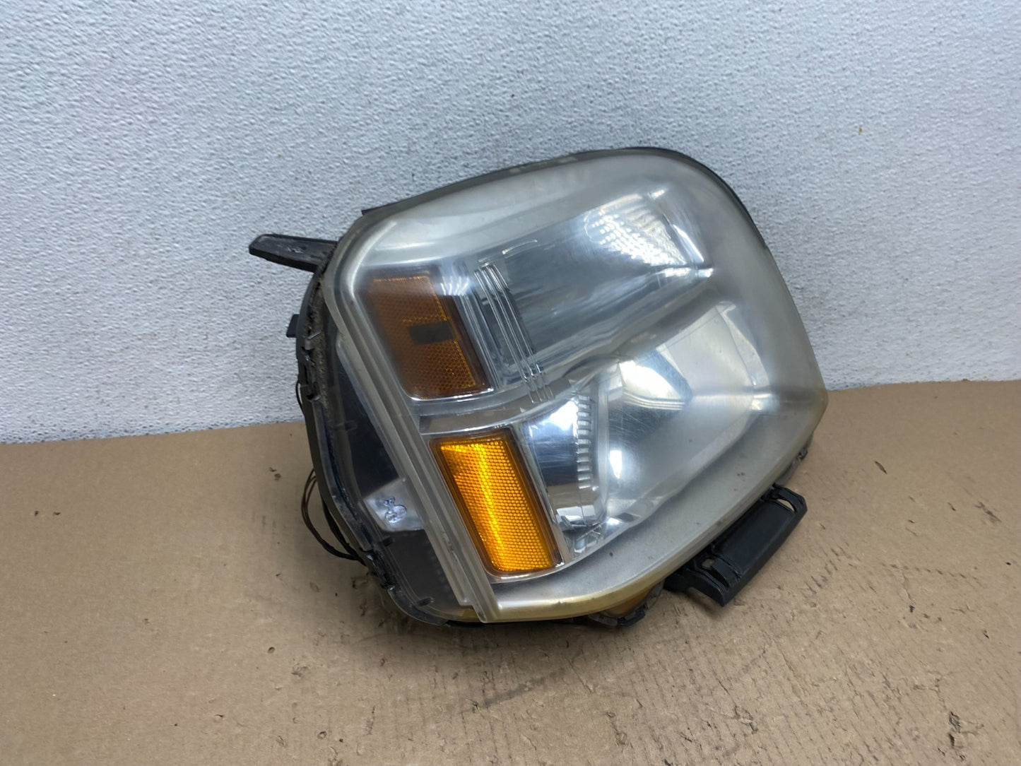 2010 to 2015 GMC Terrain Halogen Passenger Right Rh Side Headlight AF3281 DW2